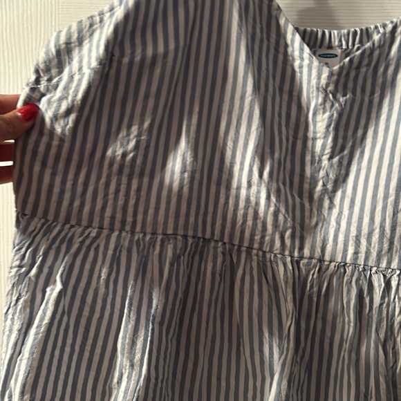 Old Navy Tank - Picture 3 of 7